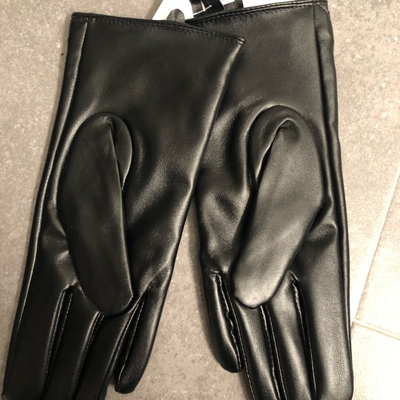 Genuine Leather Gloves - Picture 3 of 5